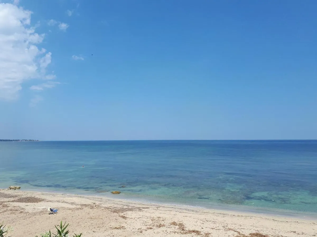 ホテル Sea View Life カリーニ ゲストハウス